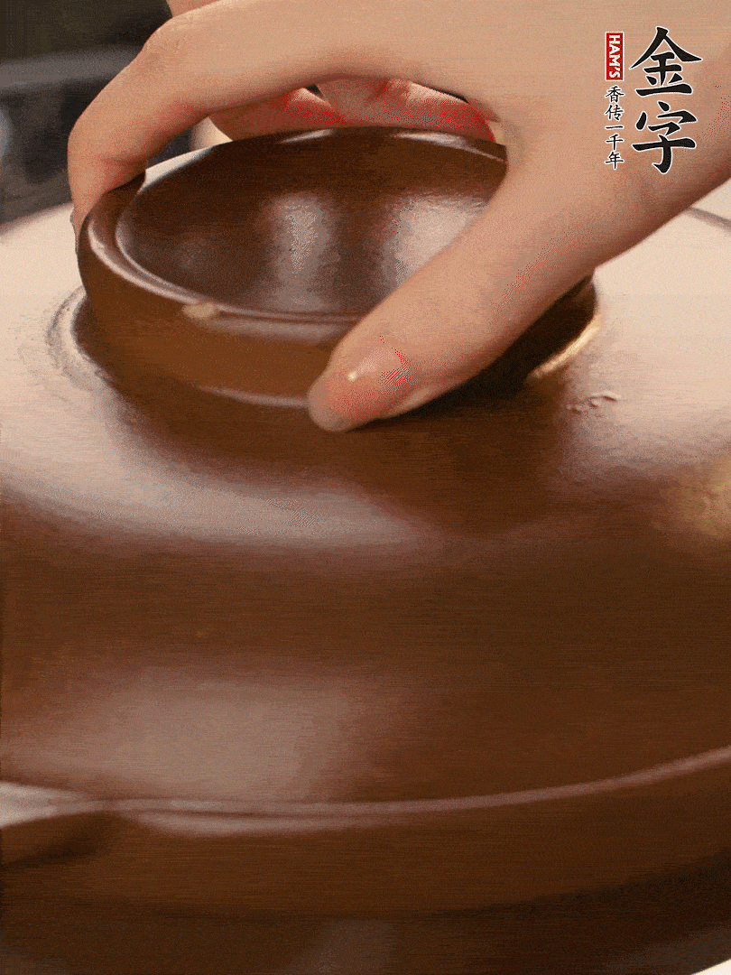 再下日本豆腐煮3分鐘。